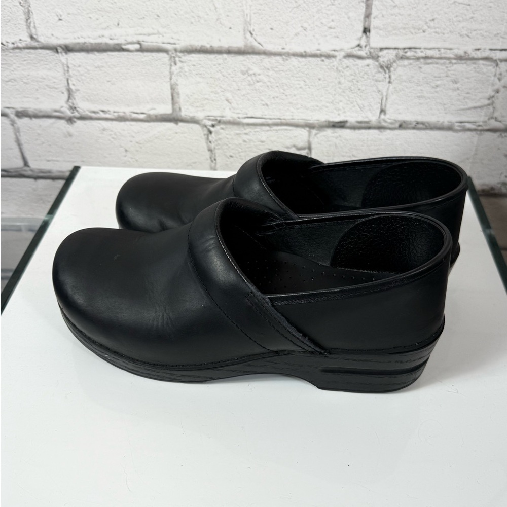 Dansko Matte Black Clog Professional Classic Size 40 (size 9-9.5) Nursing Clogs - Picture 5 of 11